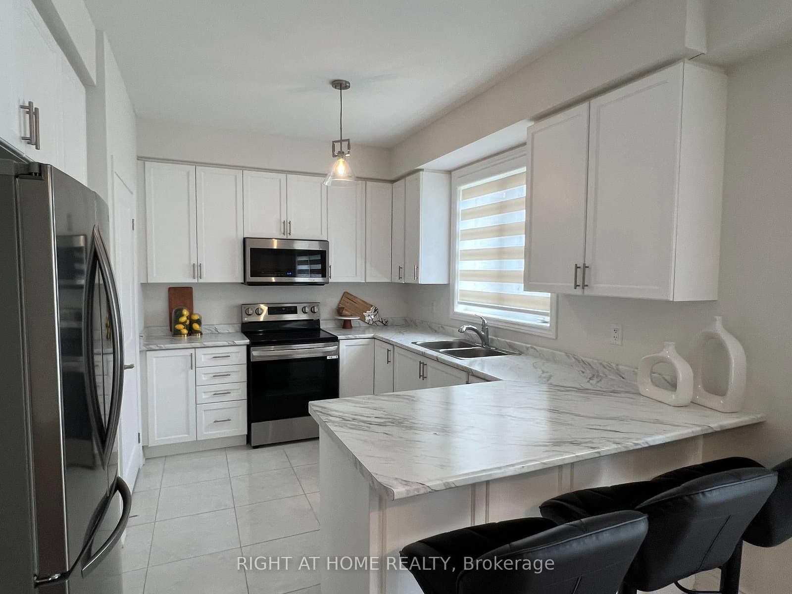 24 Tamworth Terrace W thumbnail 7
