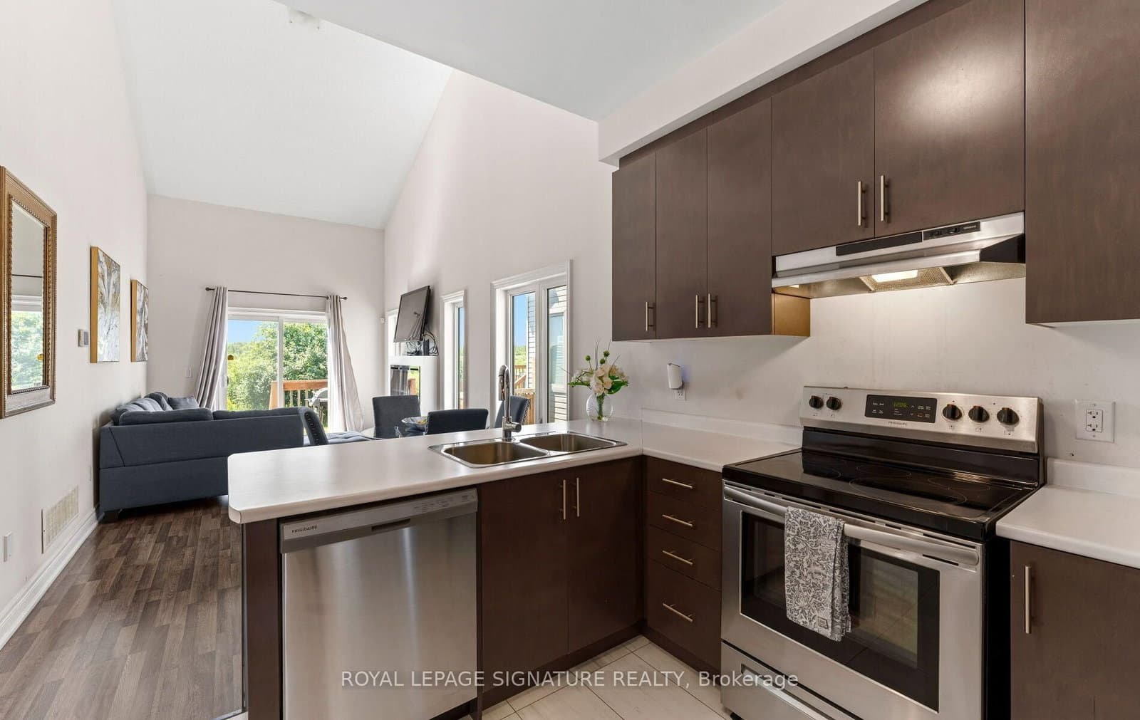 301 Atkinson Street thumbnail 10