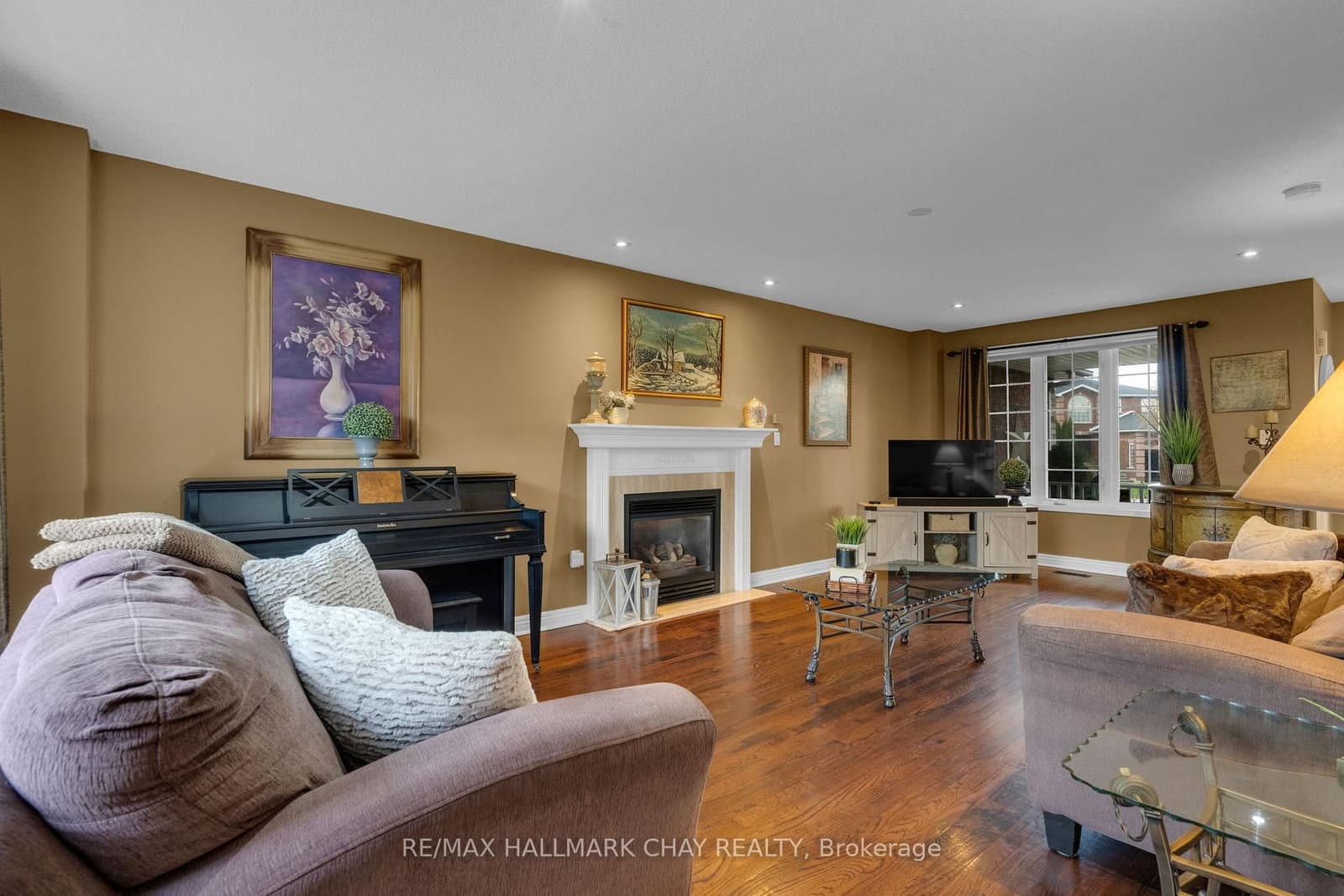 34 Crompton Drive thumbnail 6