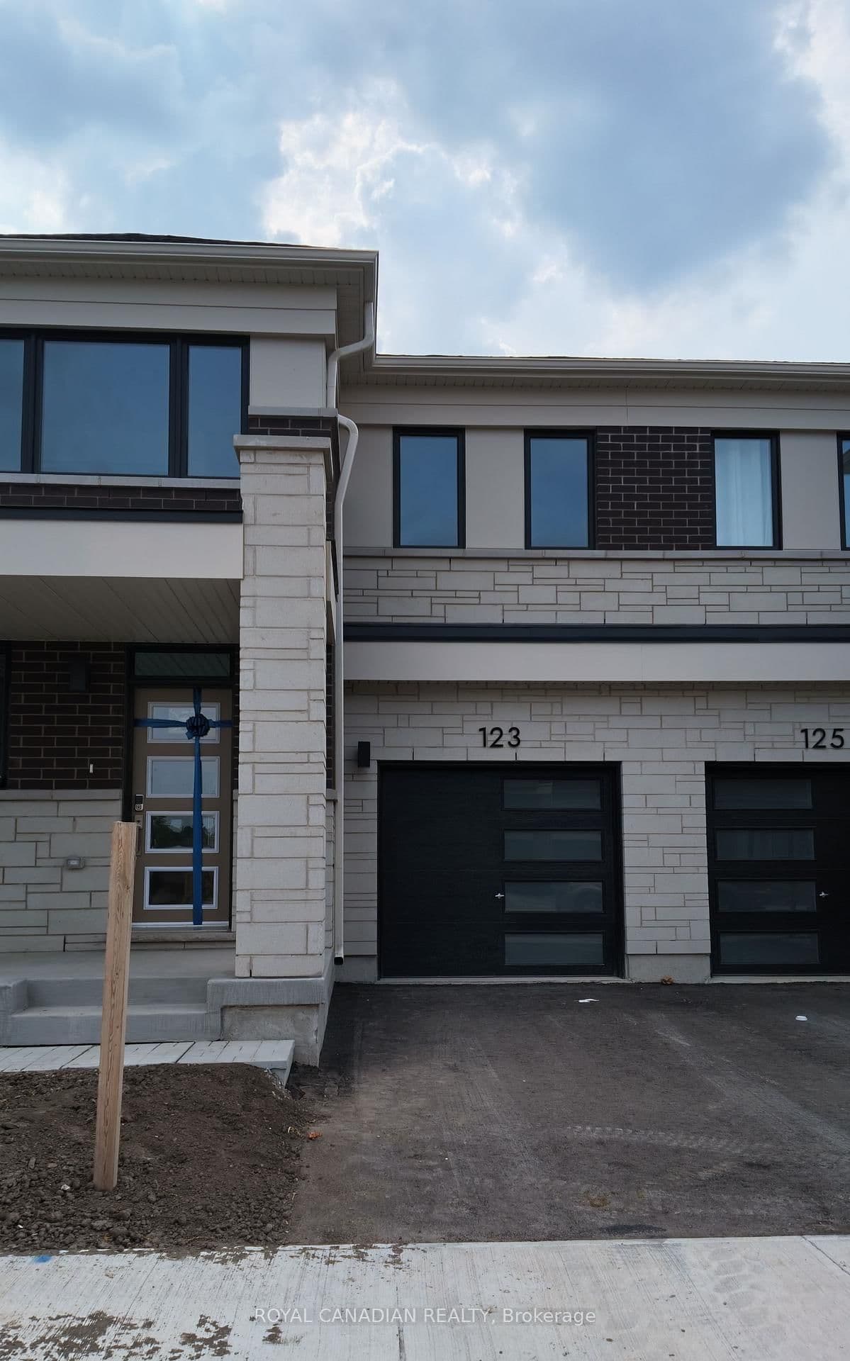 123 Vinewood Crescent - Image 1