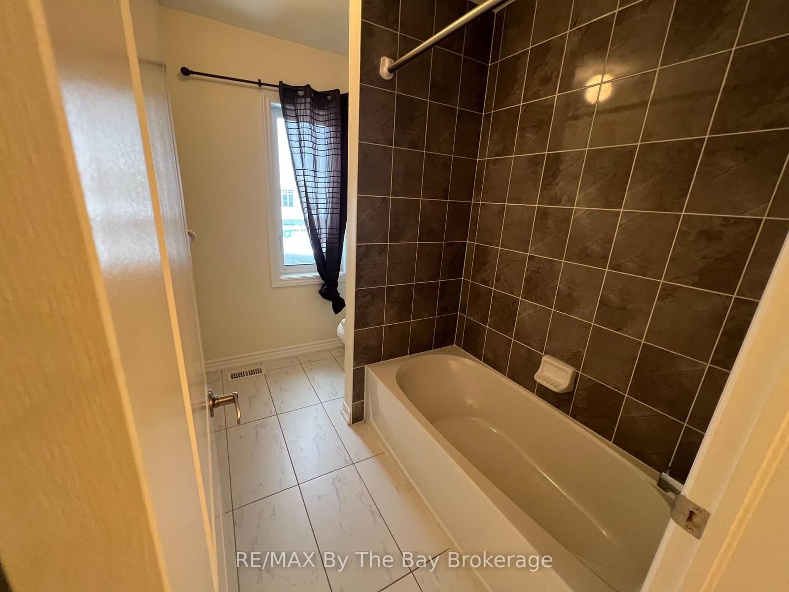 152 Allegra Drive thumbnail 17