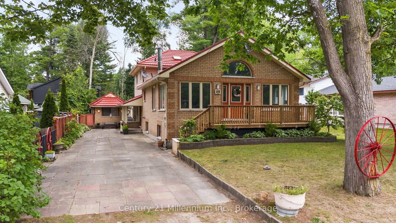 49 32nd Street N - Image 1