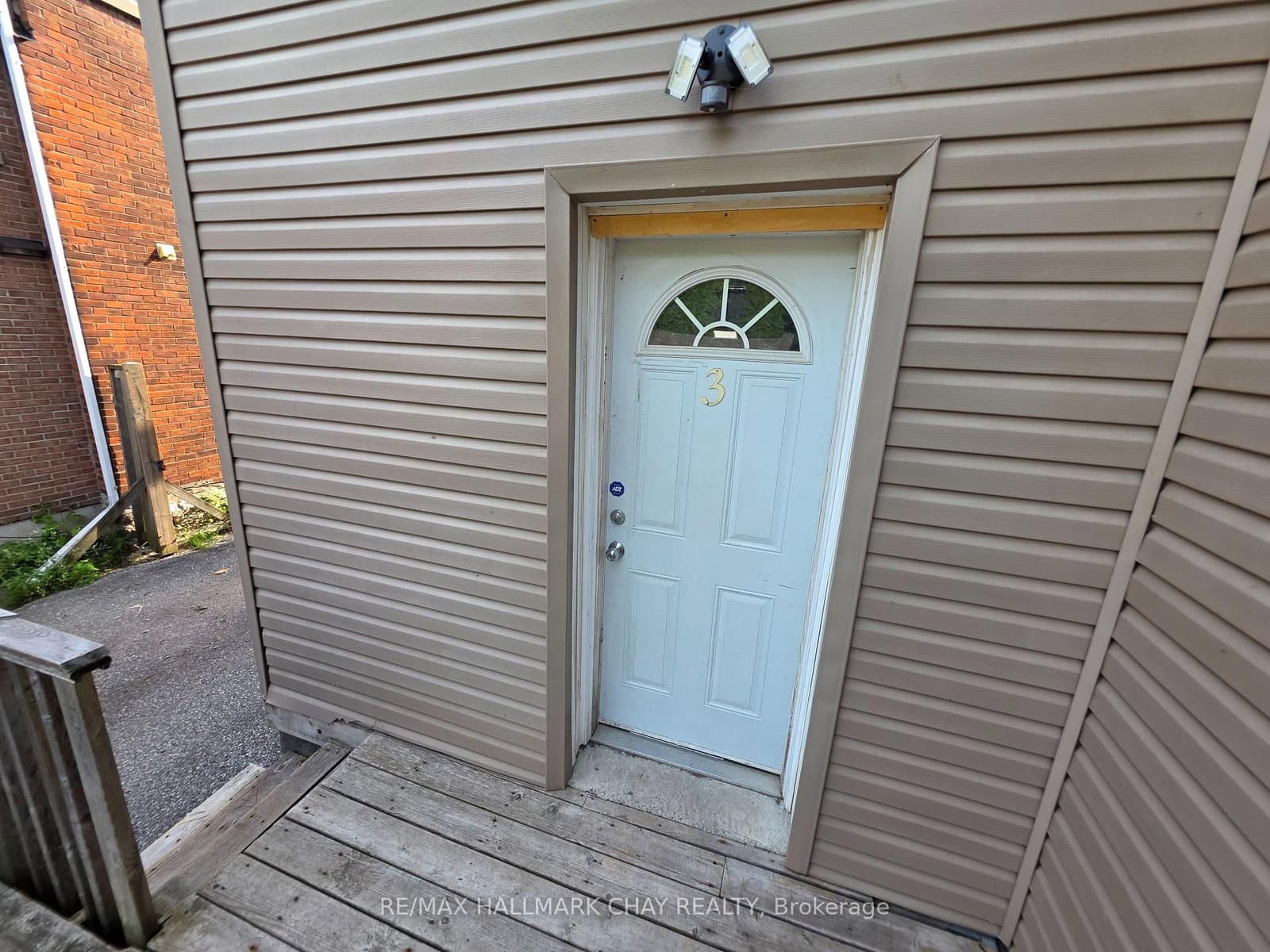 28 Matchedash Street N, Unit 3 thumbnail 2
