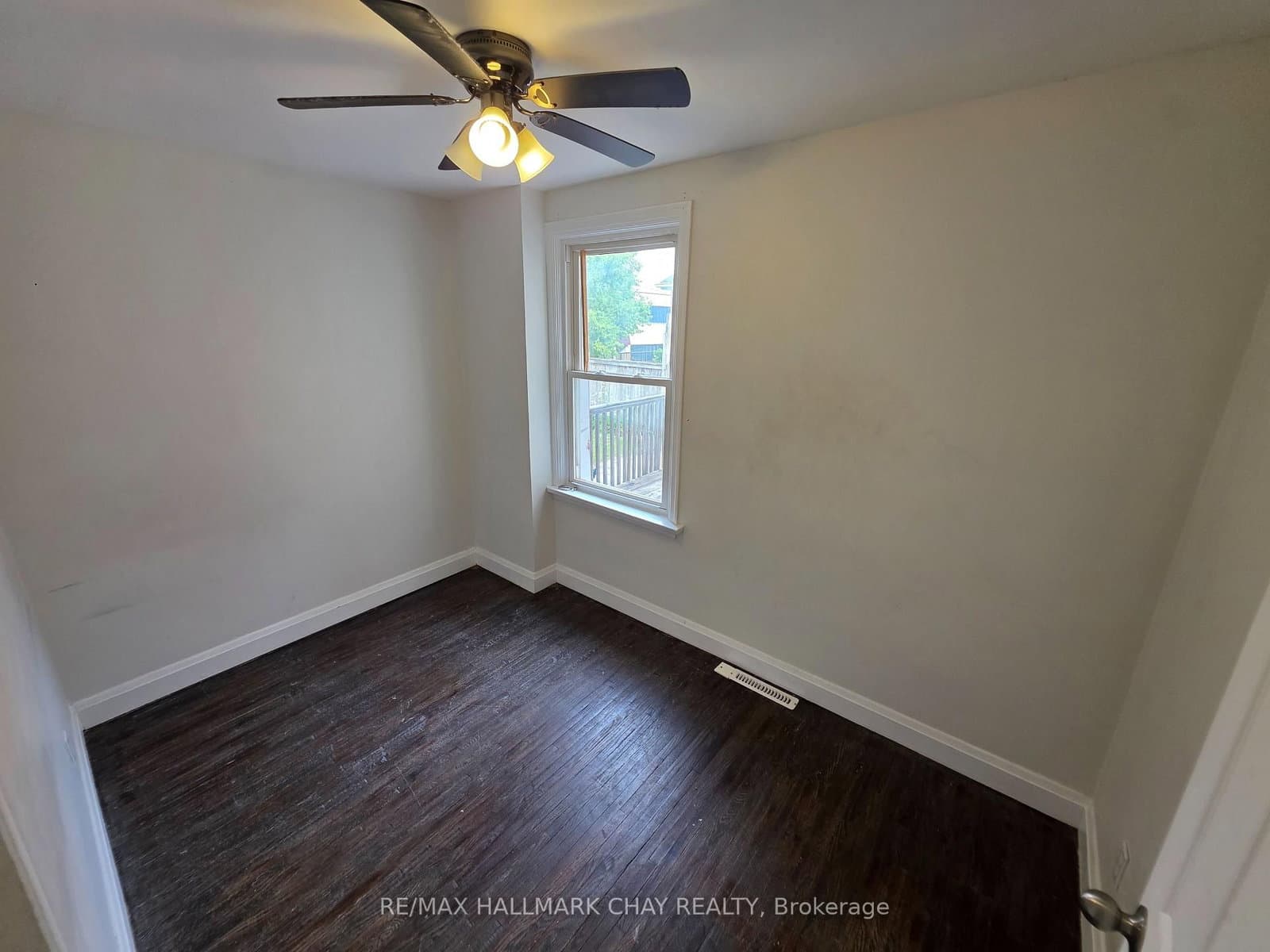28 Matchedash Street N, Unit 3 thumbnail 9