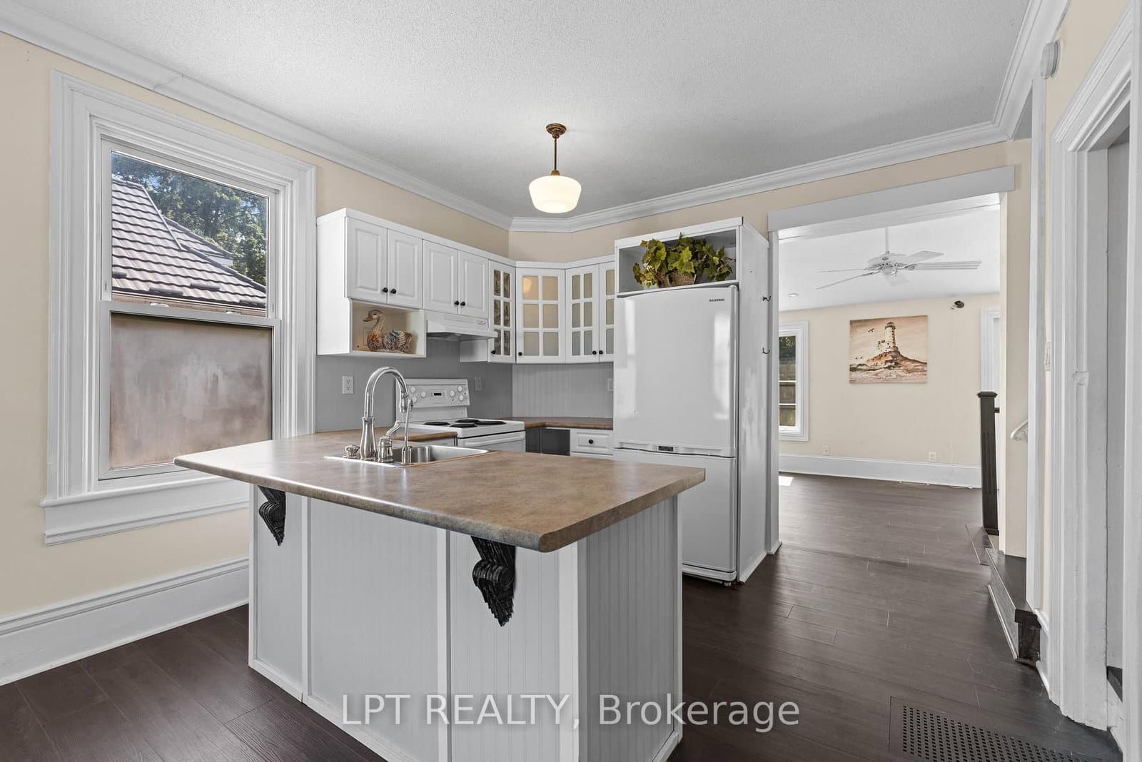 52 Parkside Drive E thumbnail 13
