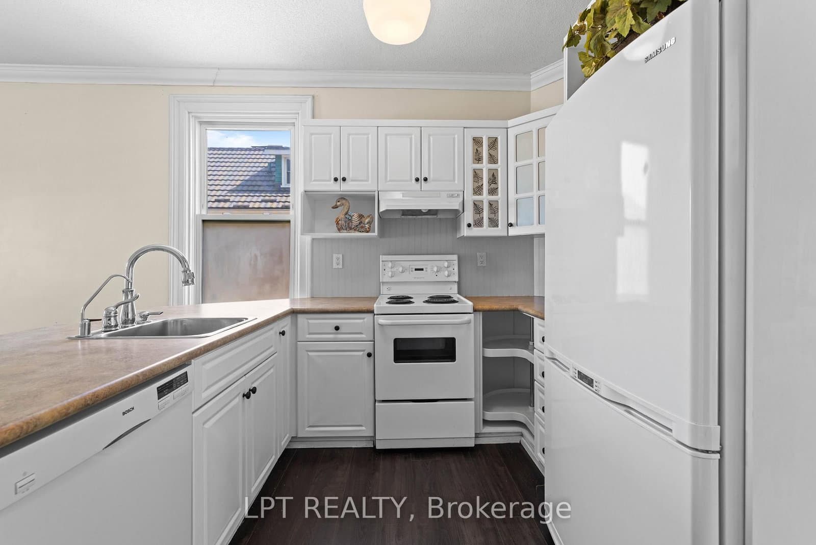 52 Parkside Drive E thumbnail 14