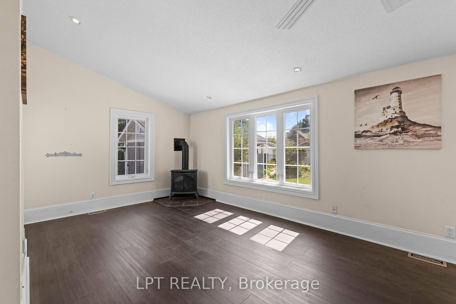 52 Parkside Drive E thumbnail 18