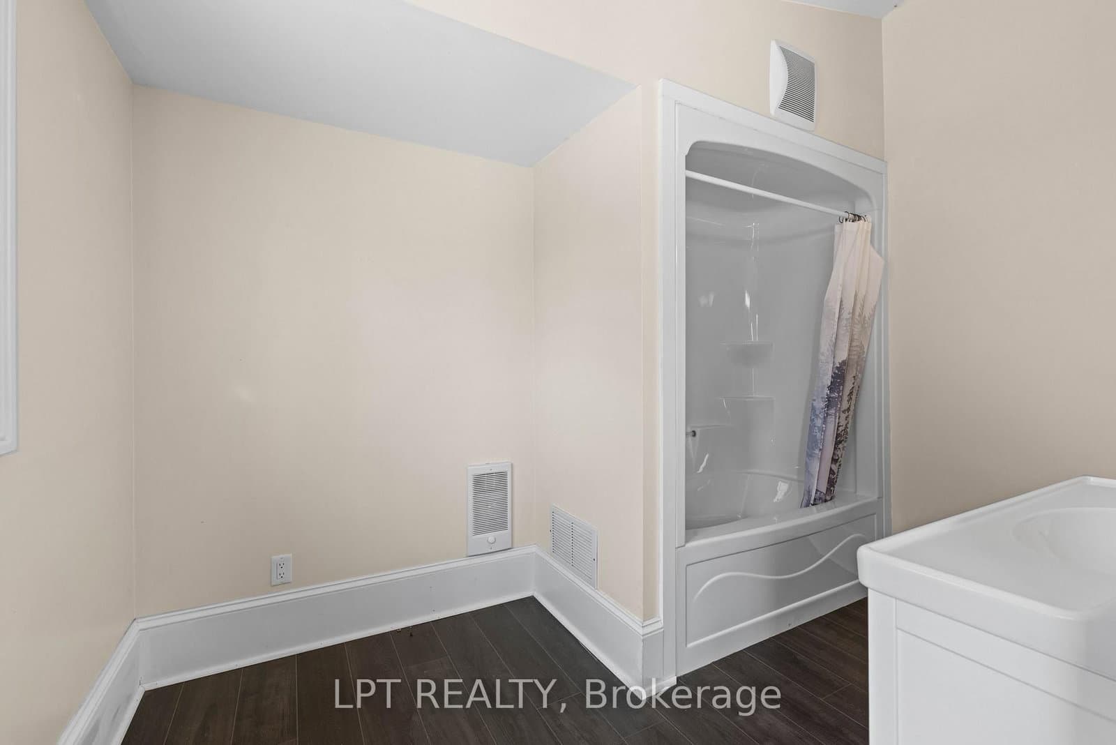 52 Parkside Drive E thumbnail 21