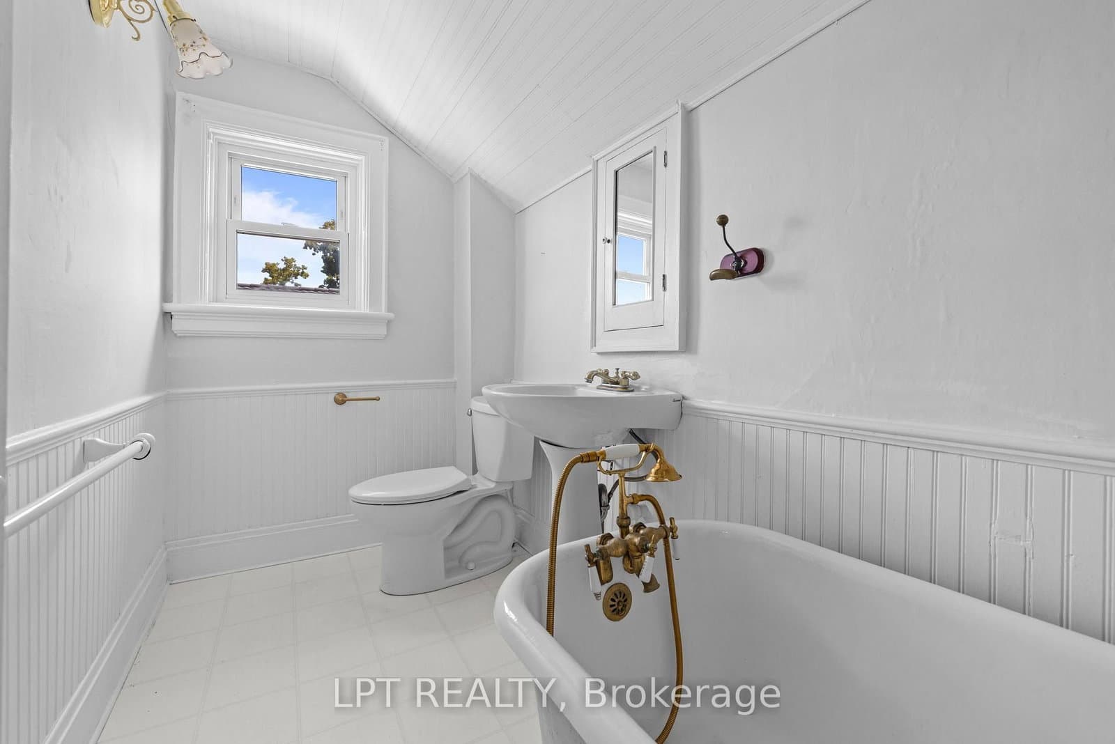 52 Parkside Drive E thumbnail 29