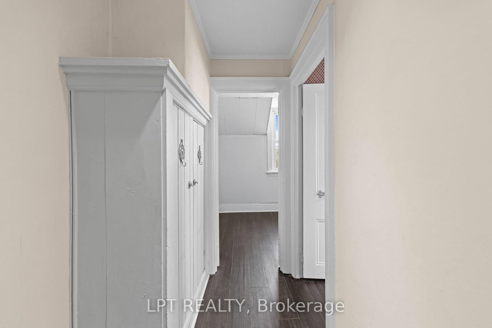 52 Parkside Drive E thumbnail 31