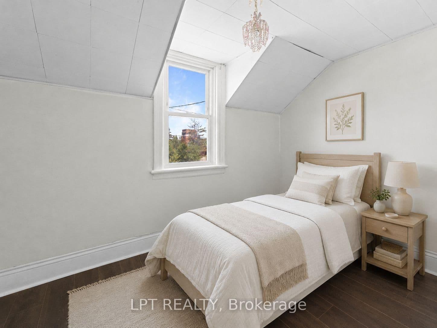 52 Parkside Drive E thumbnail 33