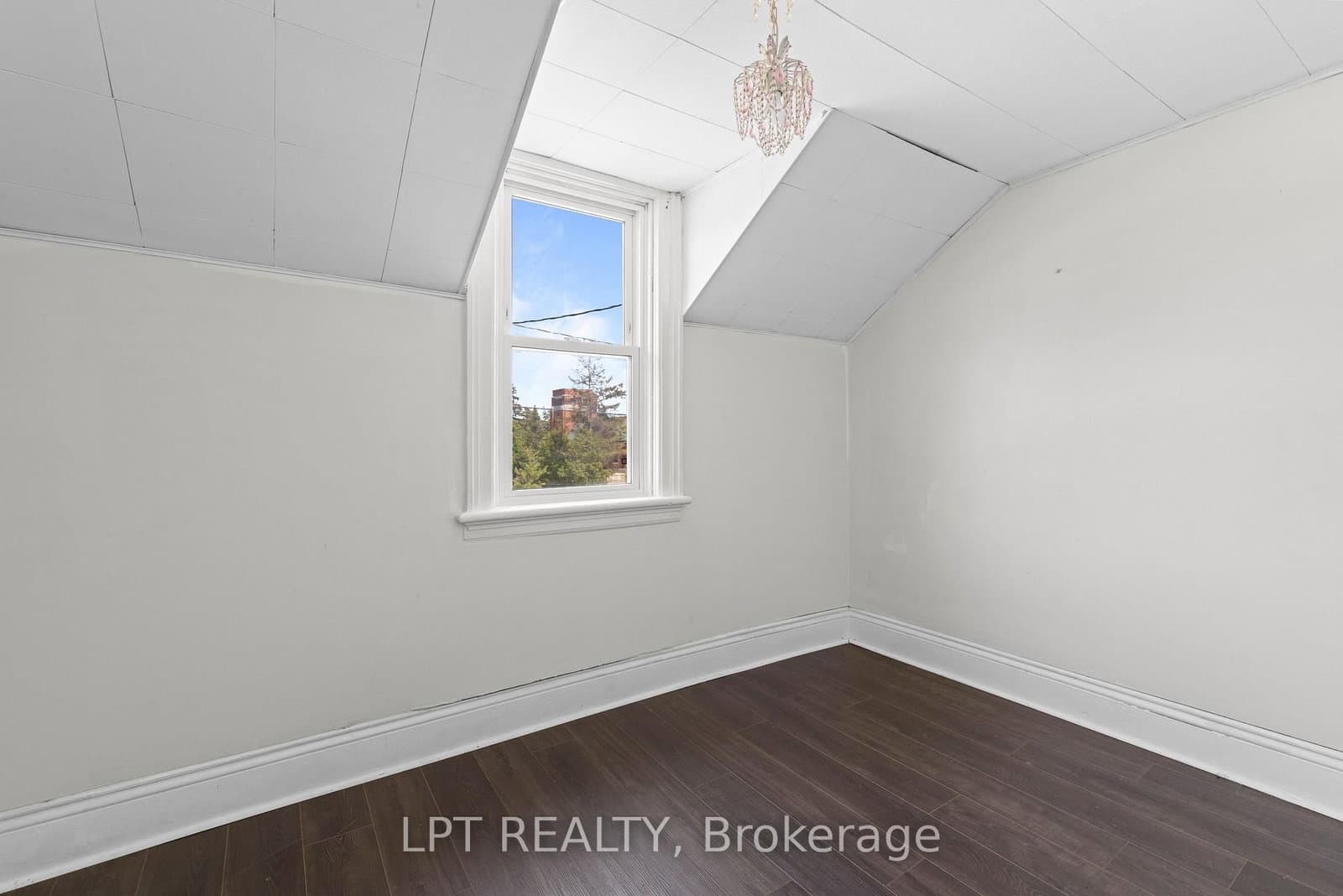 52 Parkside Drive E thumbnail 34