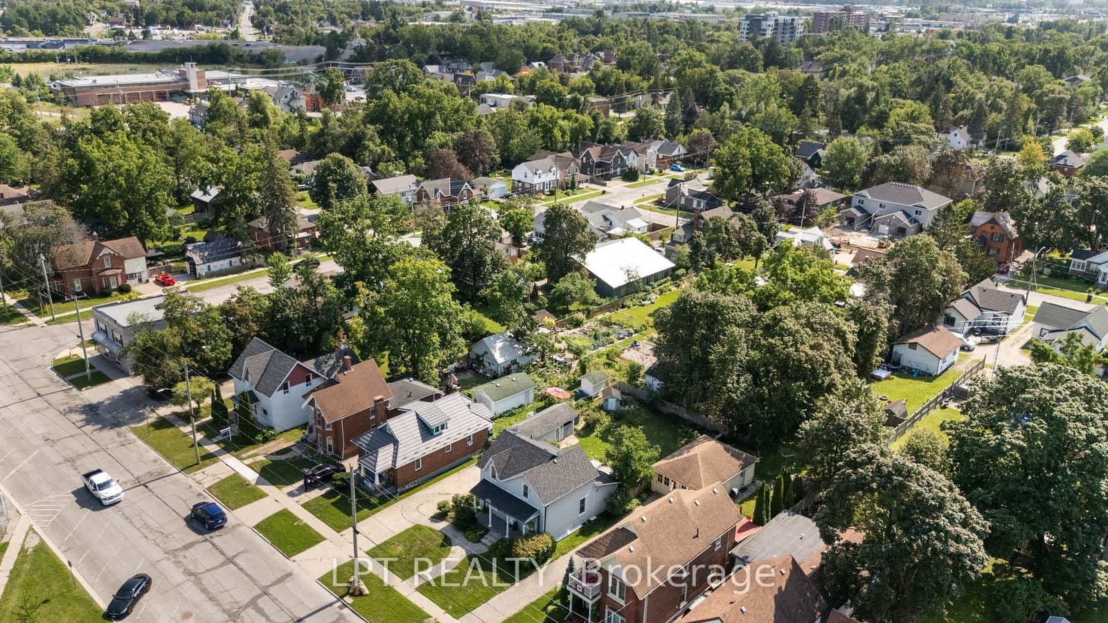 52 Parkside Drive E thumbnail 42