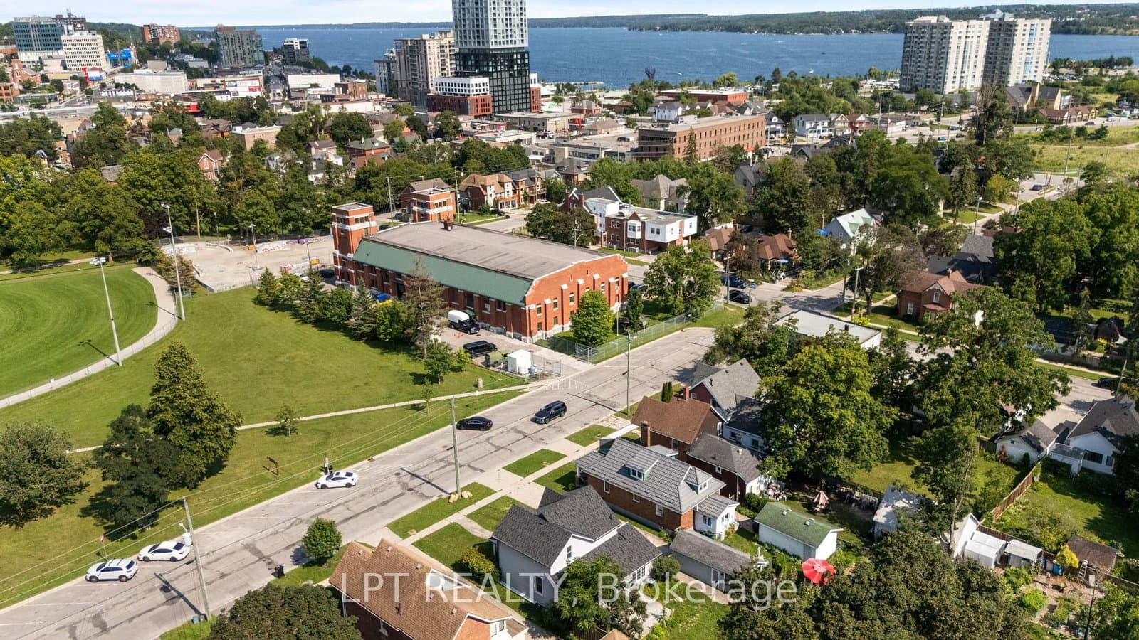 52 Parkside Drive E thumbnail 43