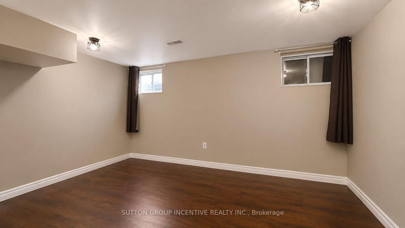 25 Lions Gate Boulevard thumbnail 13