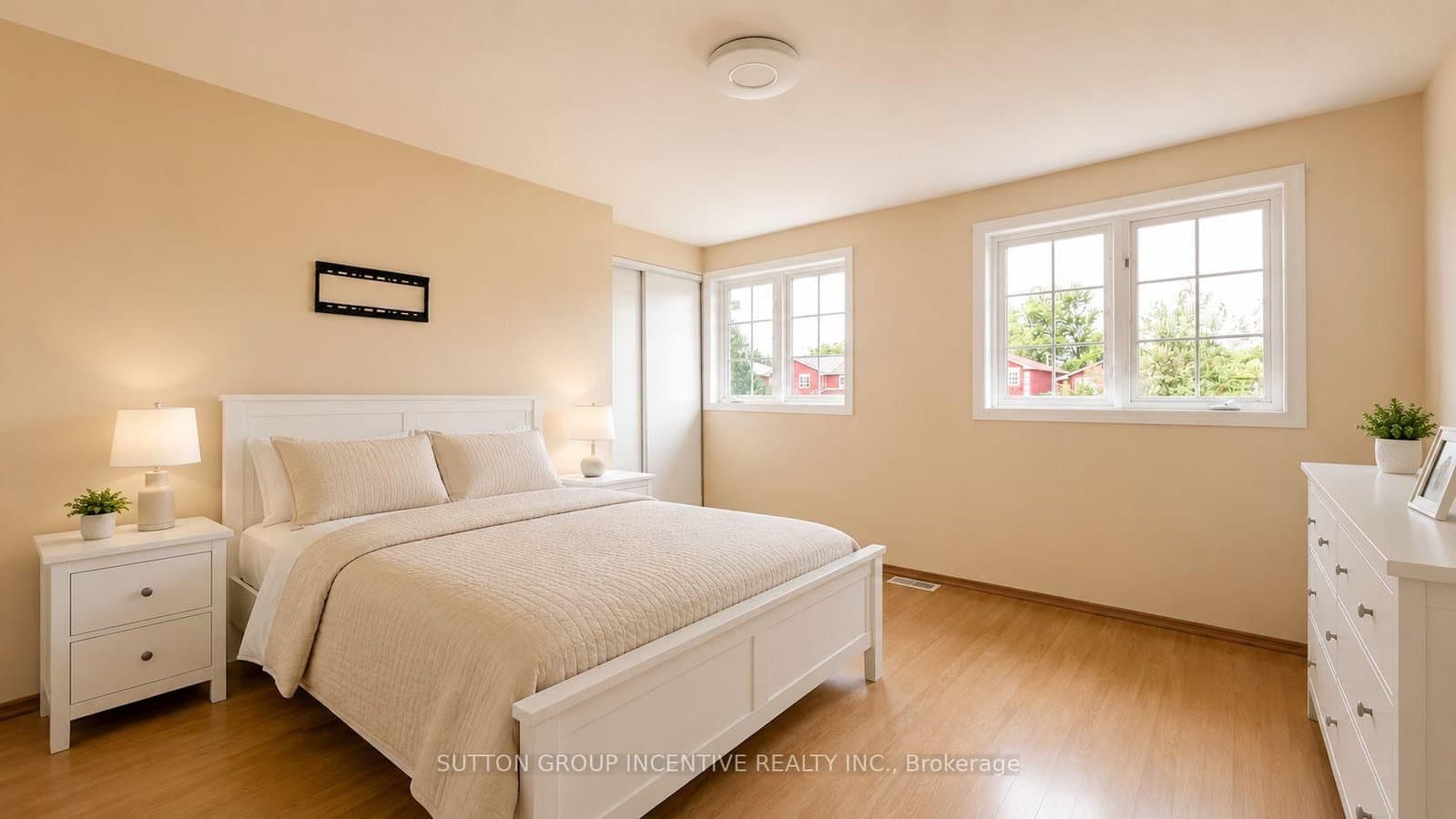 25 Lions Gate Boulevard thumbnail 9