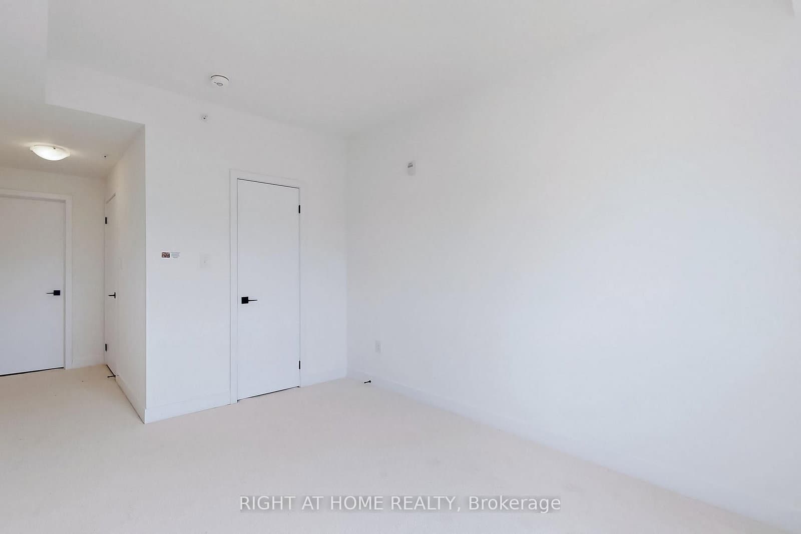 8 Culinary Lane, Unit 204 thumbnail 12