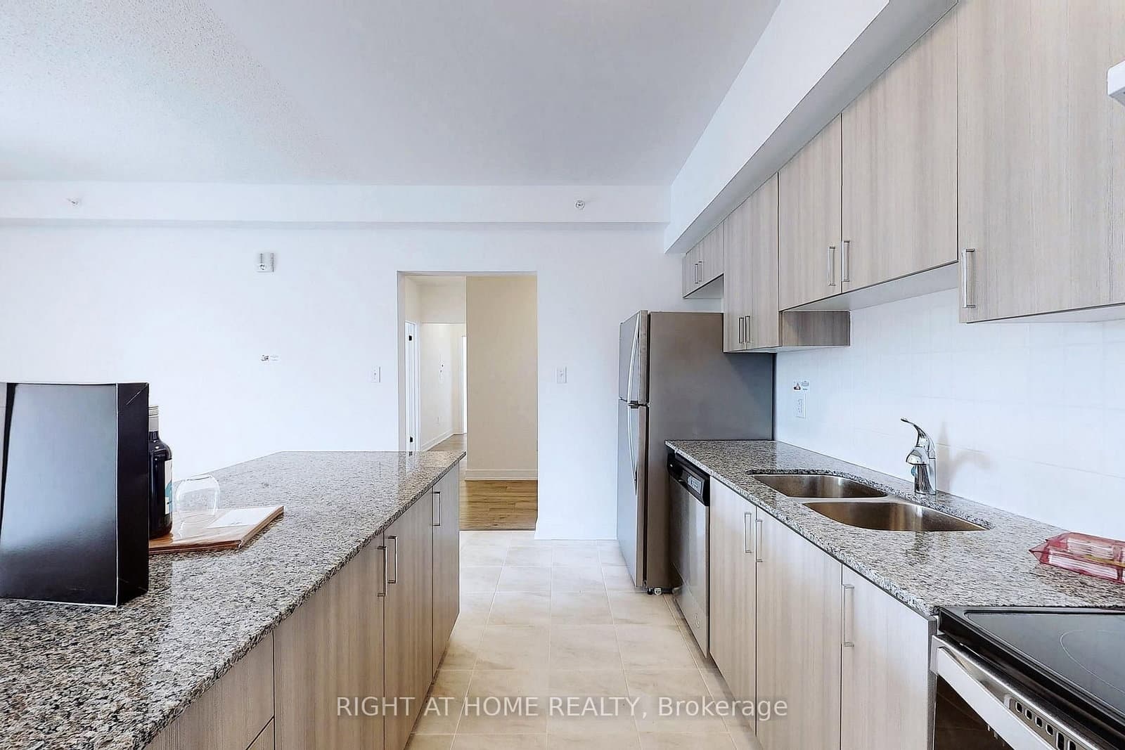 8 Culinary Lane, Unit 204 thumbnail 14