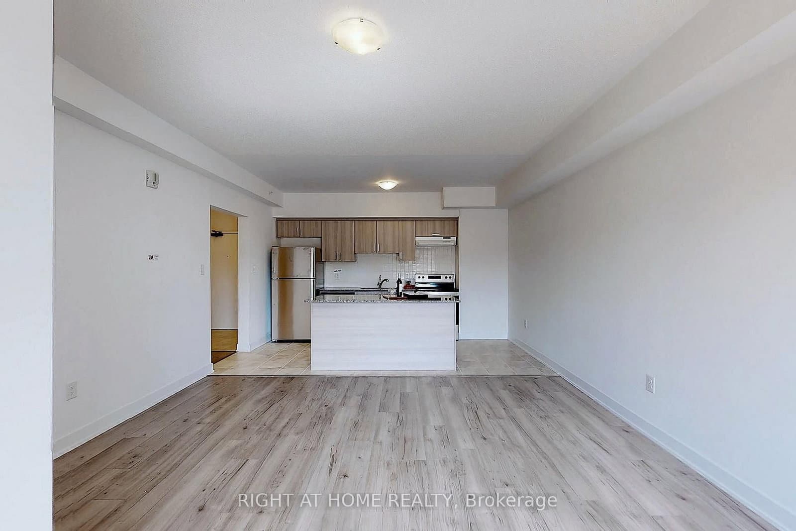 8 Culinary Lane, Unit 204 thumbnail 6