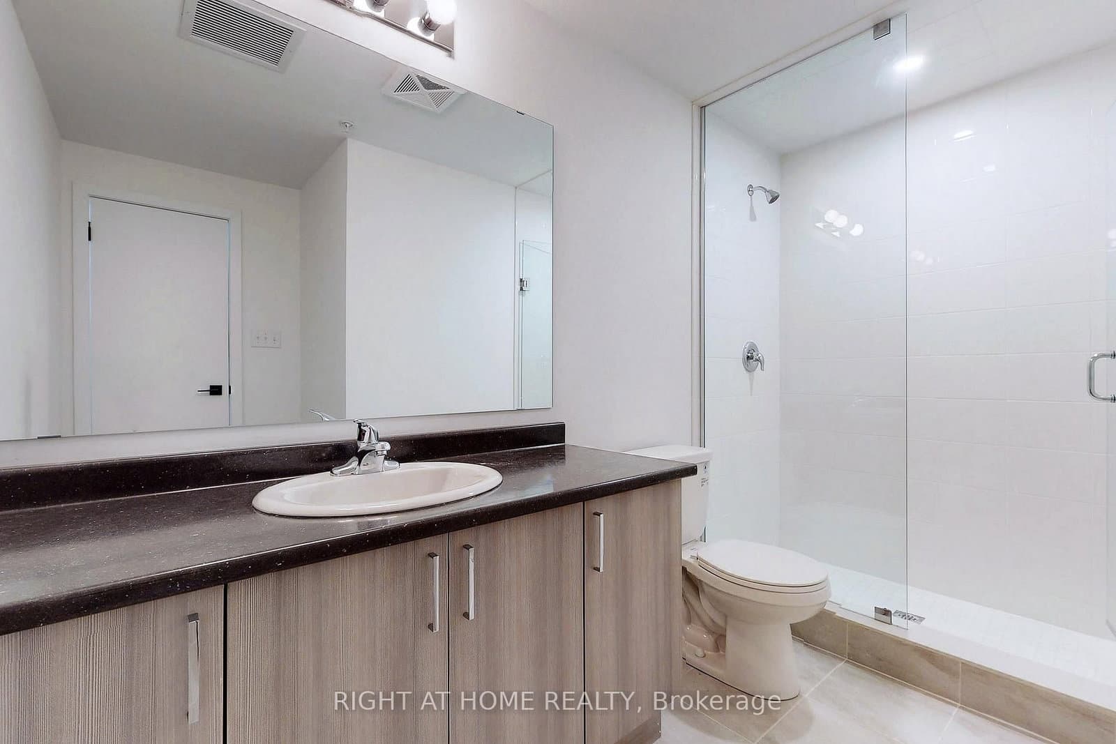 8 Culinary Lane, Unit 204 thumbnail 9