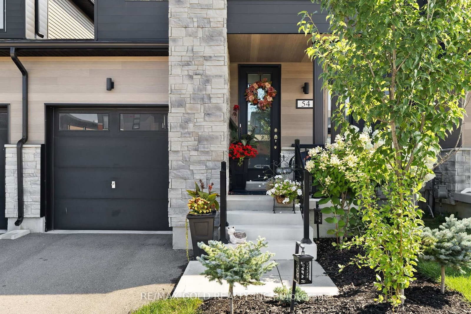 54 Eberhardt Drive thumbnail 4