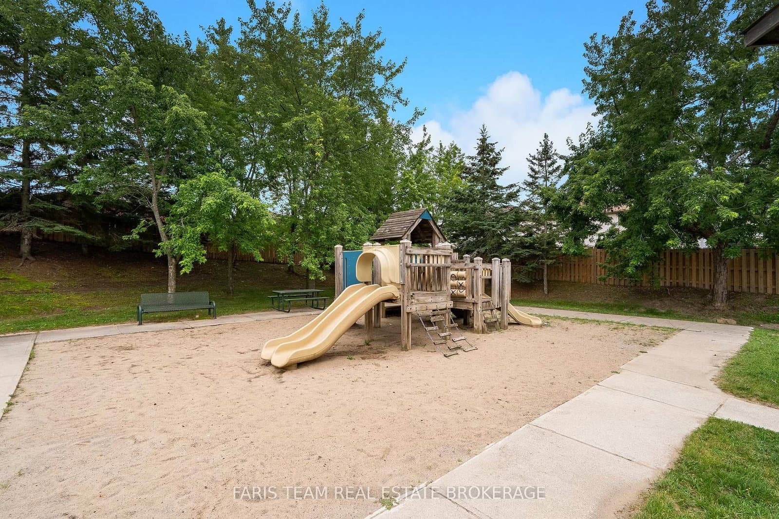 243 Ferndale Drive S, Unit 76 thumbnail 24