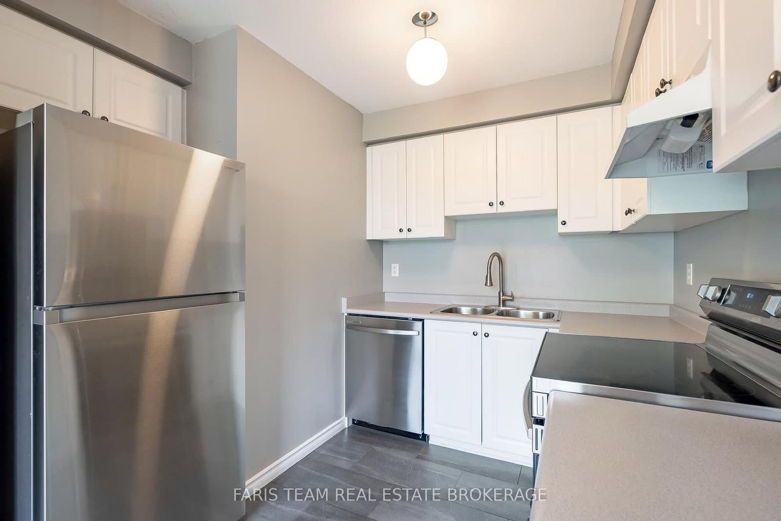 243 Ferndale Drive S, Unit 76 thumbnail 4