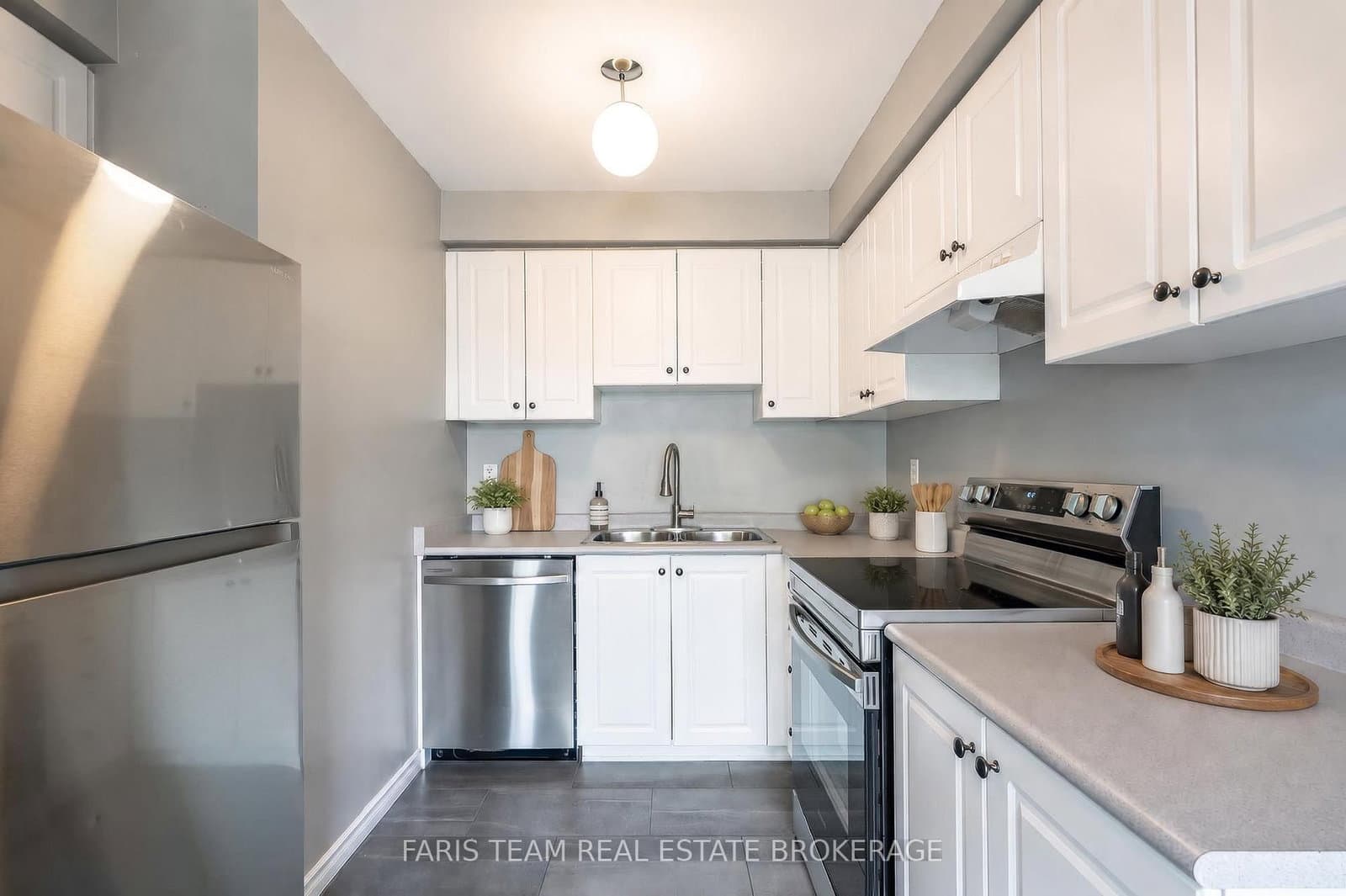 243 Ferndale Drive S, Unit 76 thumbnail 5