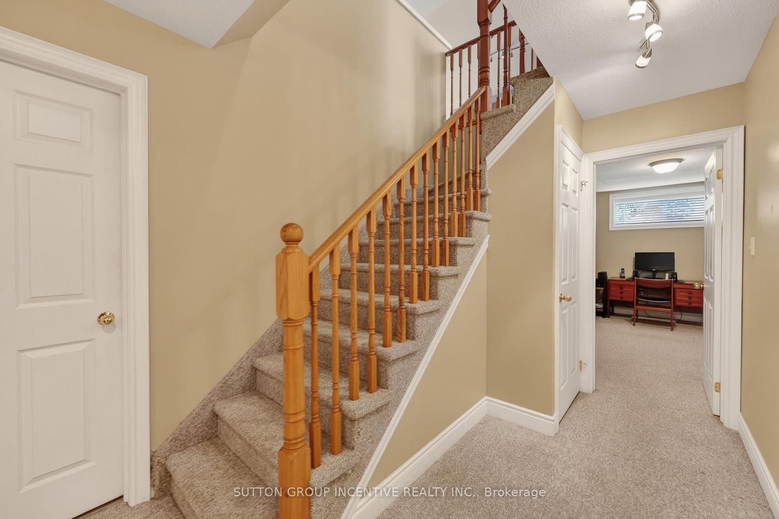 101 Lion's Gate Boulevard thumbnail 29