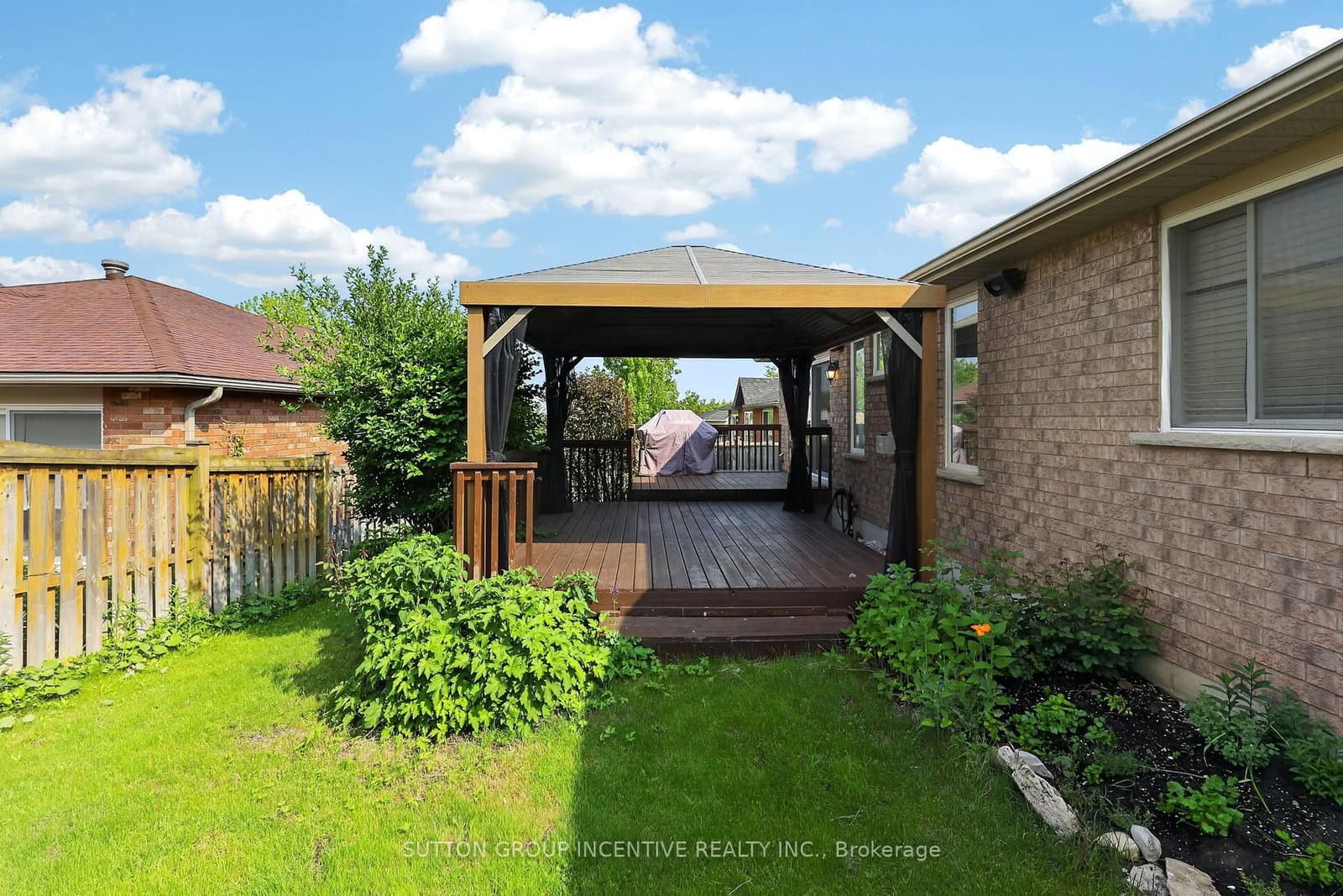 101 Lion's Gate Boulevard thumbnail 35