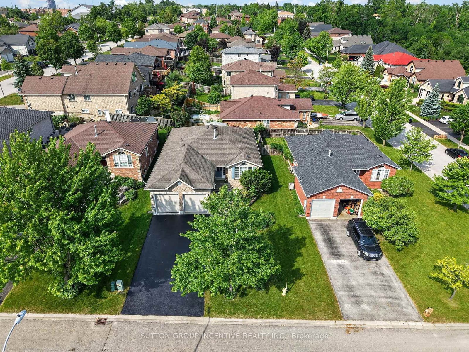 101 Lion's Gate Boulevard thumbnail 44