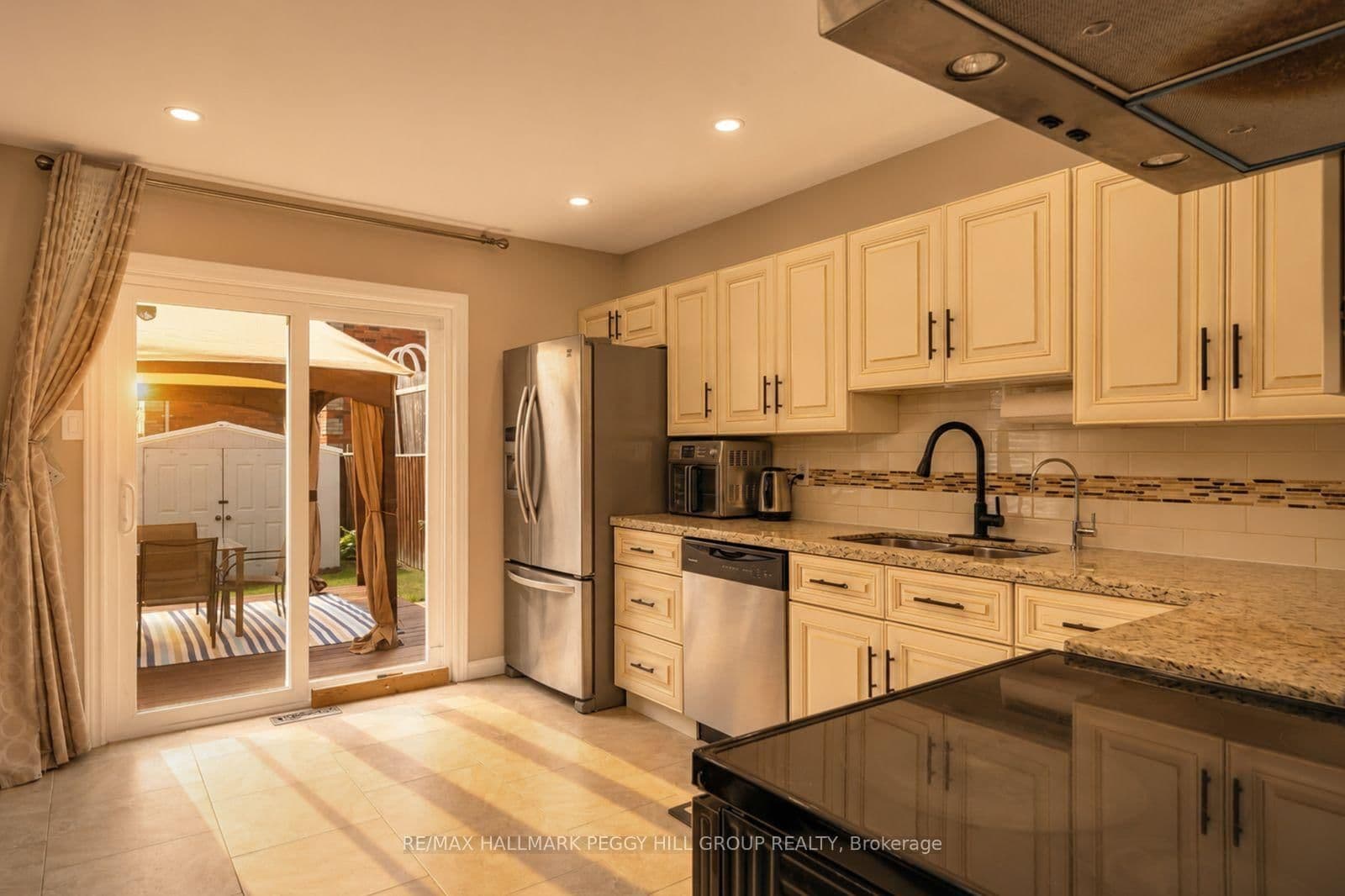 35 Victorway Drive thumbnail 3