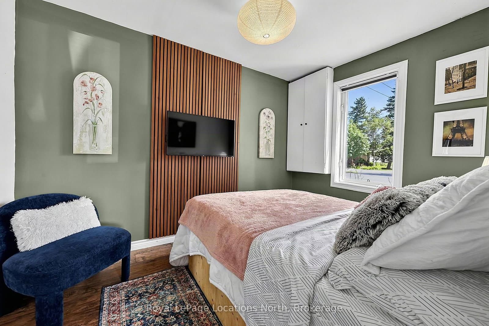 204 Sutherland Street N thumbnail 14