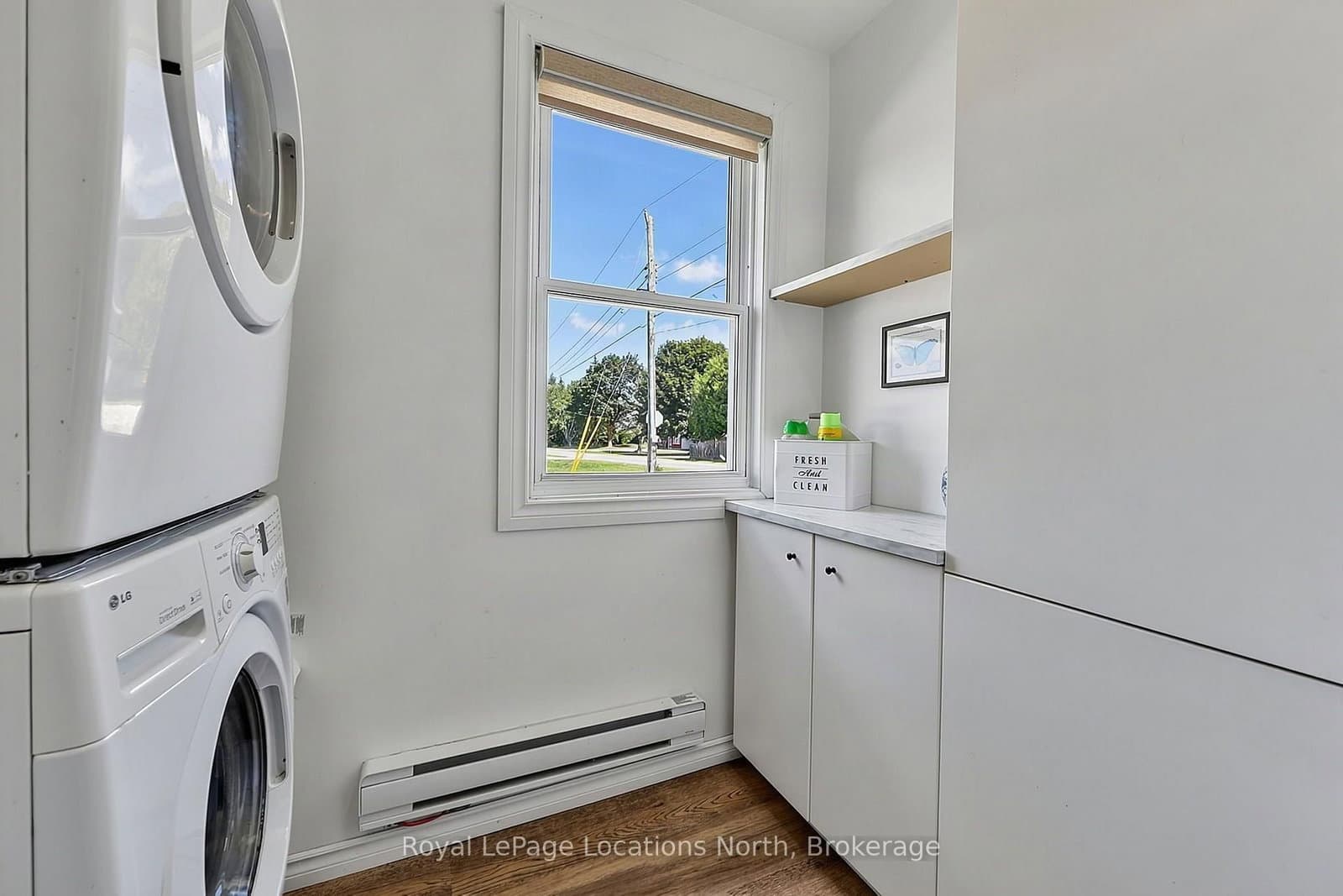 204 Sutherland Street N thumbnail 19