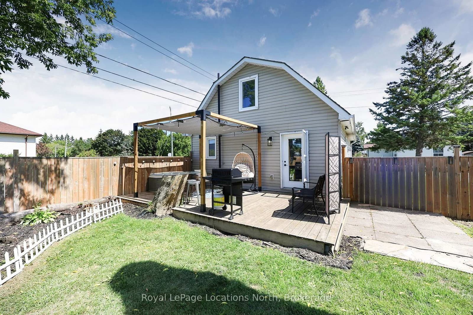204 Sutherland Street N thumbnail 33