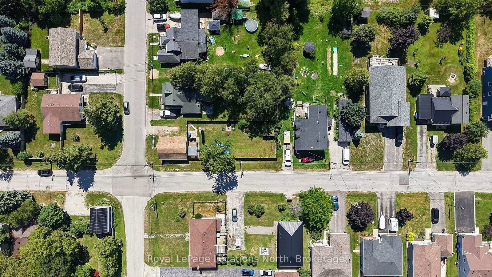 204 Sutherland Street N thumbnail 38