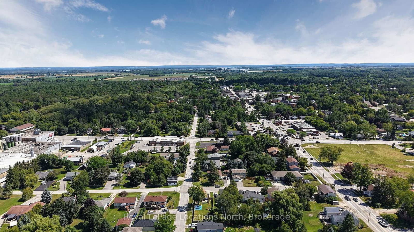 204 Sutherland Street N thumbnail 41