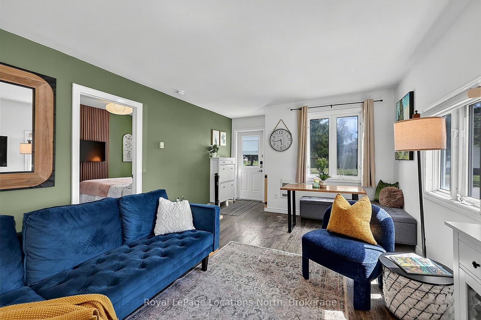 204 Sutherland Street N thumbnail 9