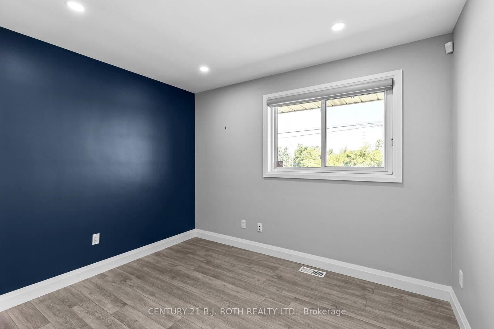 355 Mapleview Drive W thumbnail 11