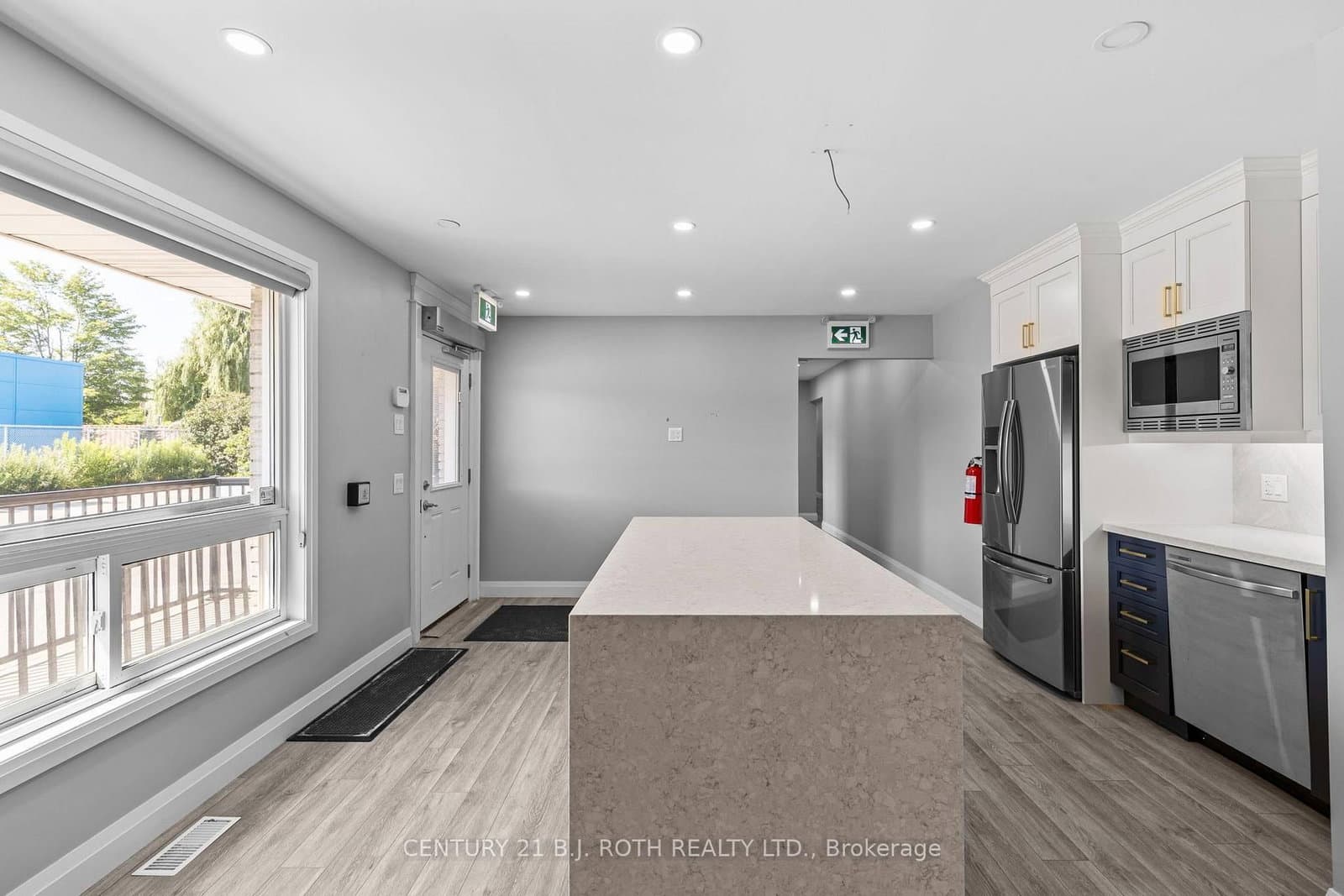355 Mapleview Drive W thumbnail 16