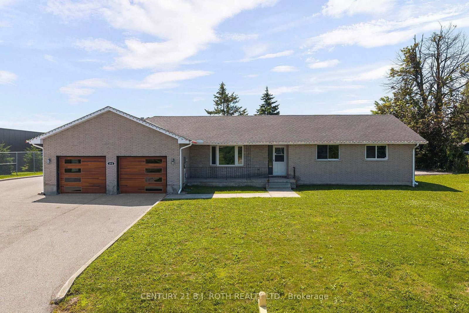 355 Mapleview Drive W thumbnail 2