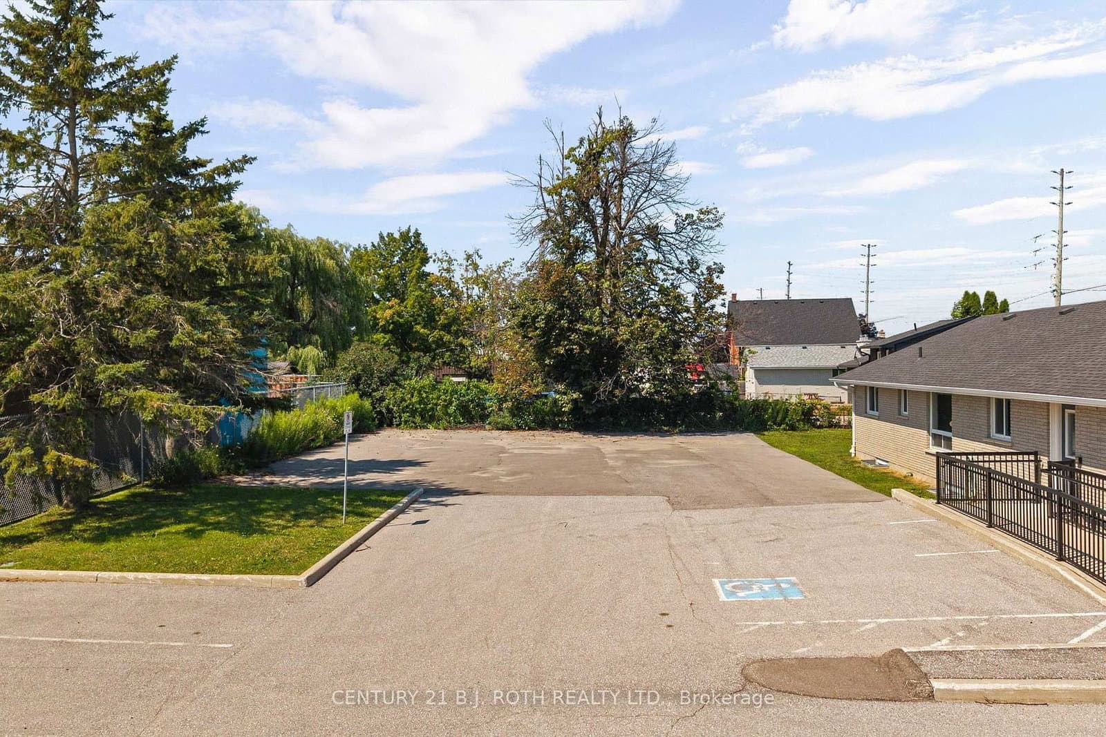 355 Mapleview Drive W thumbnail 31