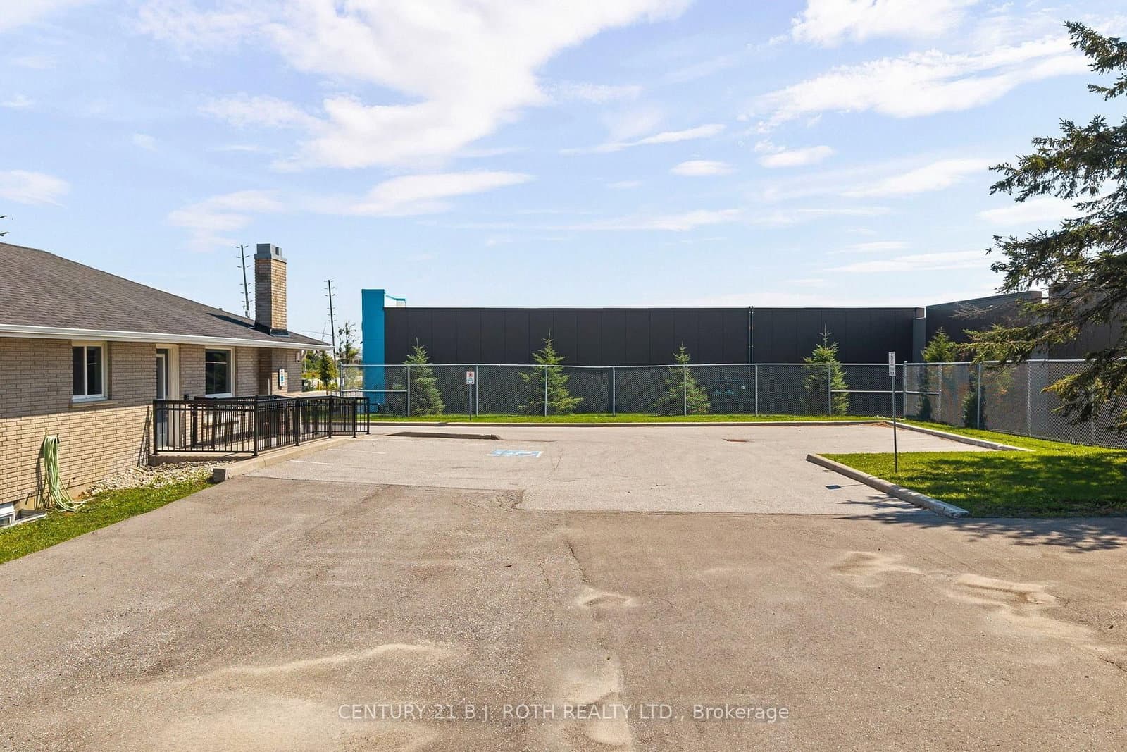 355 Mapleview Drive W thumbnail 32
