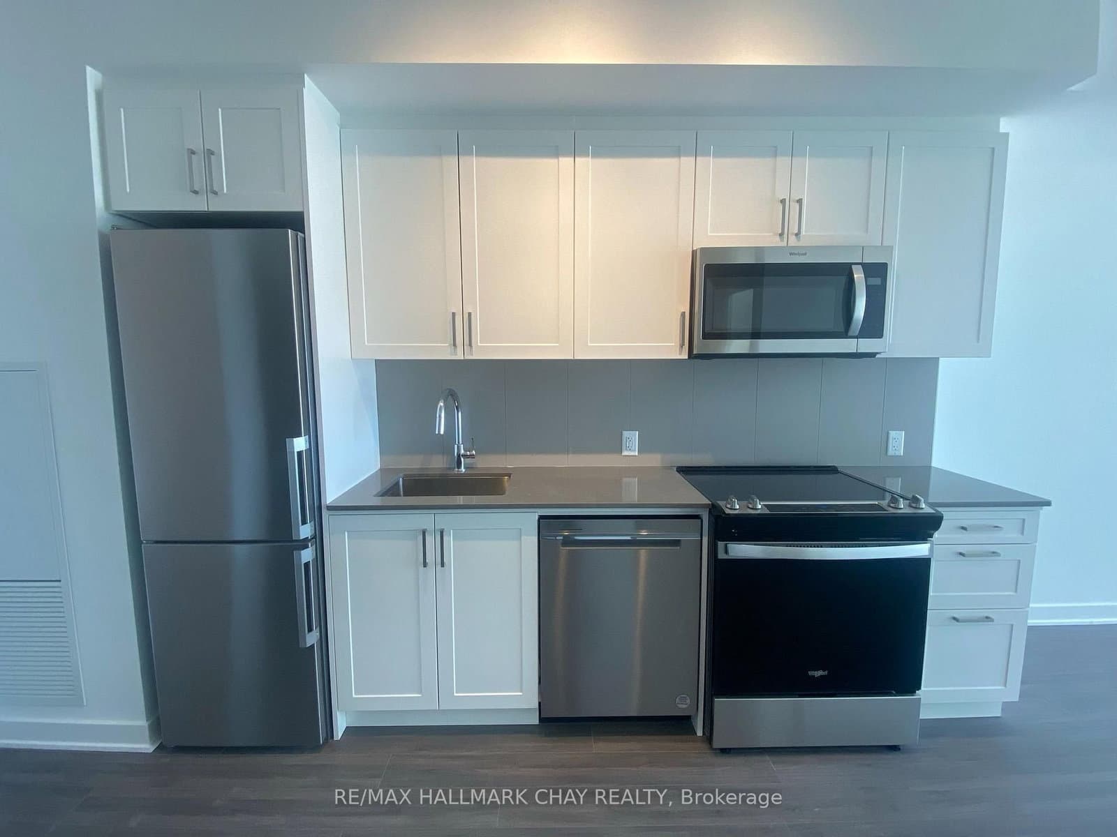 681 Yonge Street, Unit 317 thumbnail 2