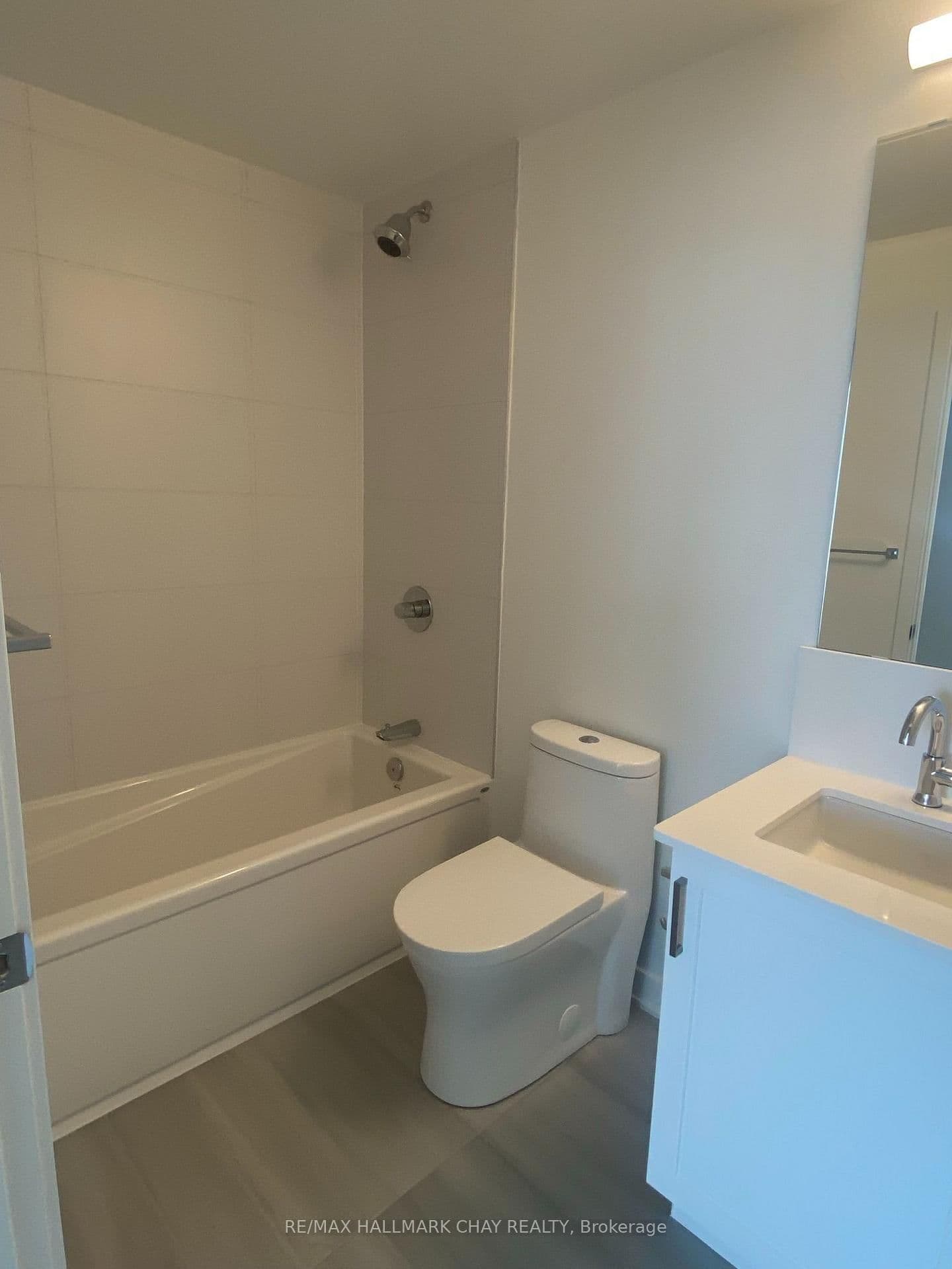 681 Yonge Street, Unit 317 thumbnail 5