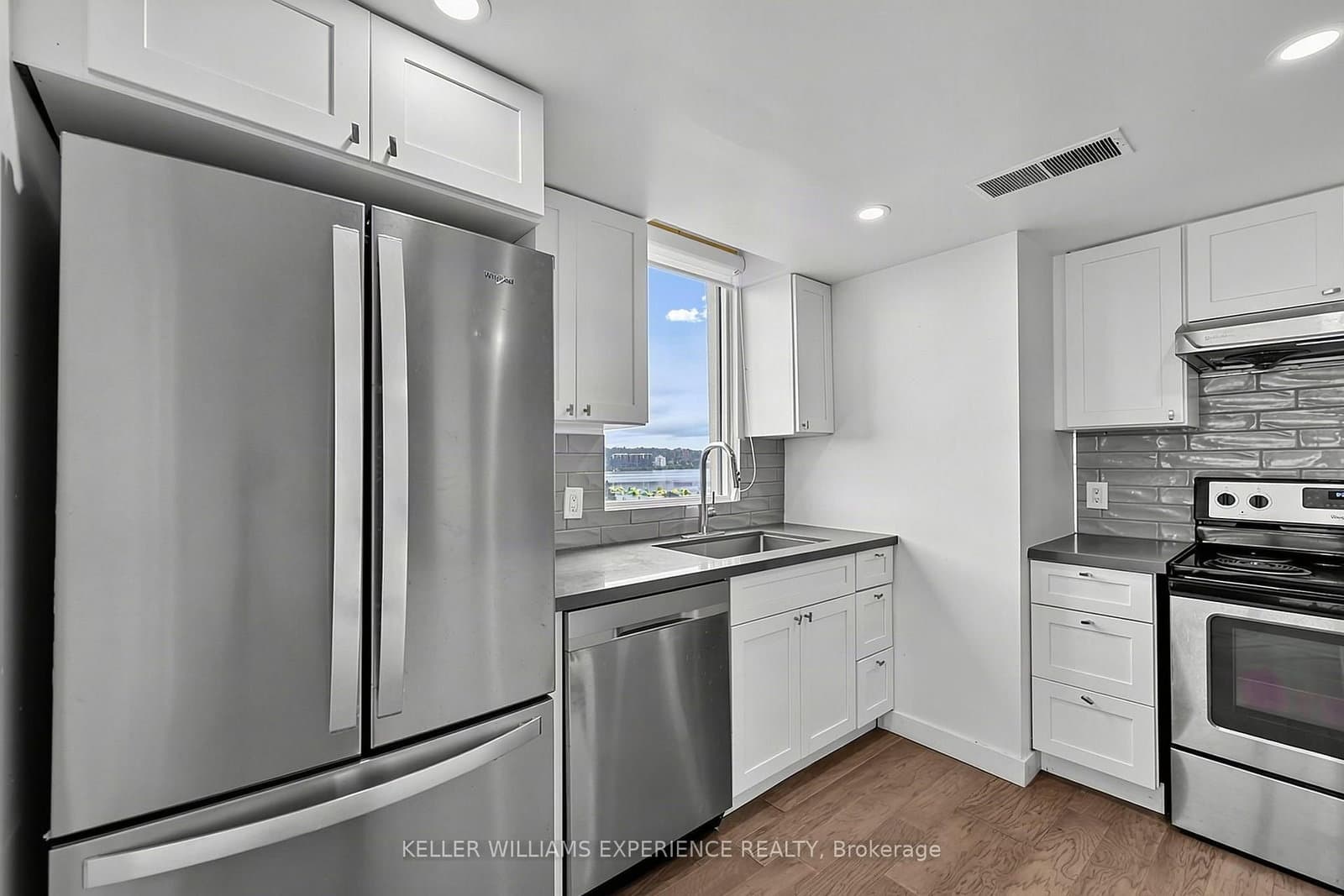 75 ELLEN Street, Unit #904 thumbnail 13