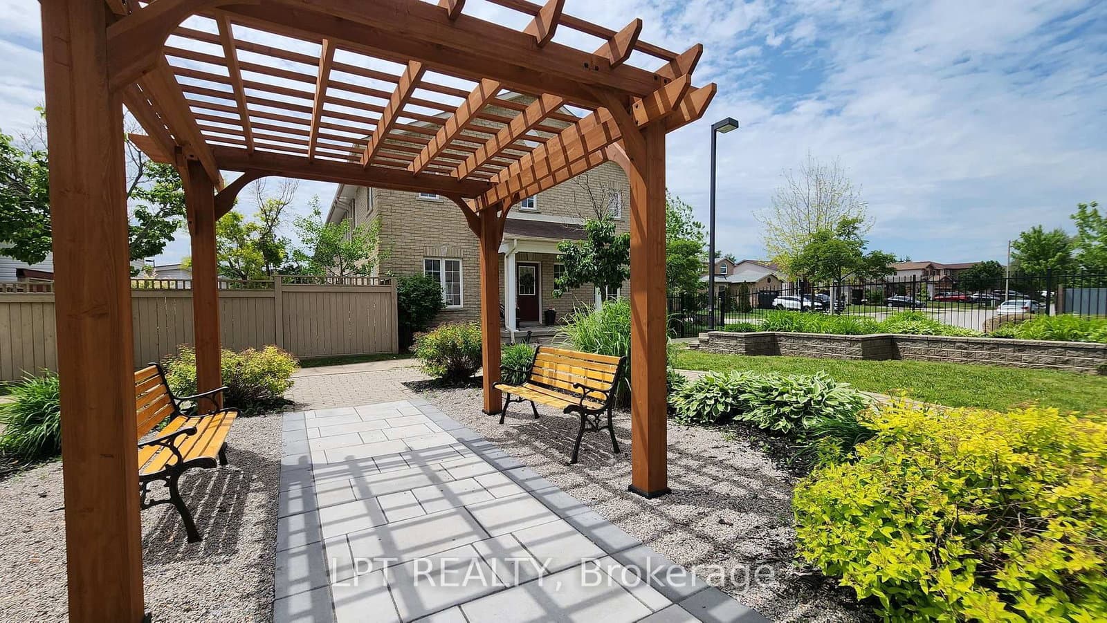 17 Silver Maple Crescent thumbnail 27