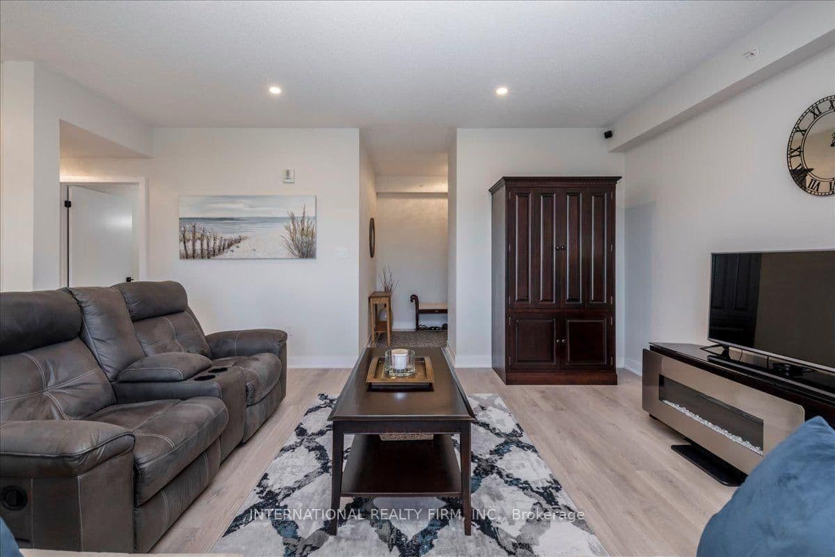 8 Culinary Lane, Unit 301 thumbnail 10