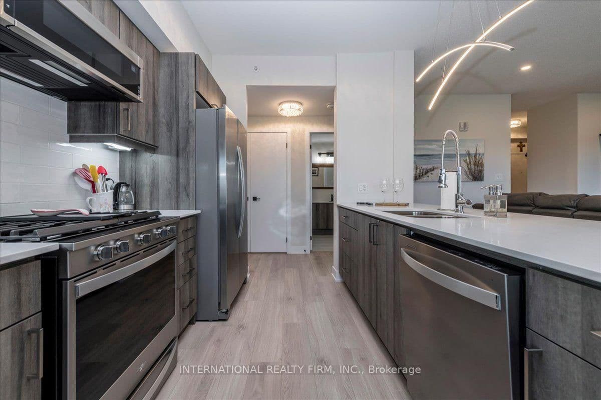 8 Culinary Lane, Unit 301 thumbnail 12
