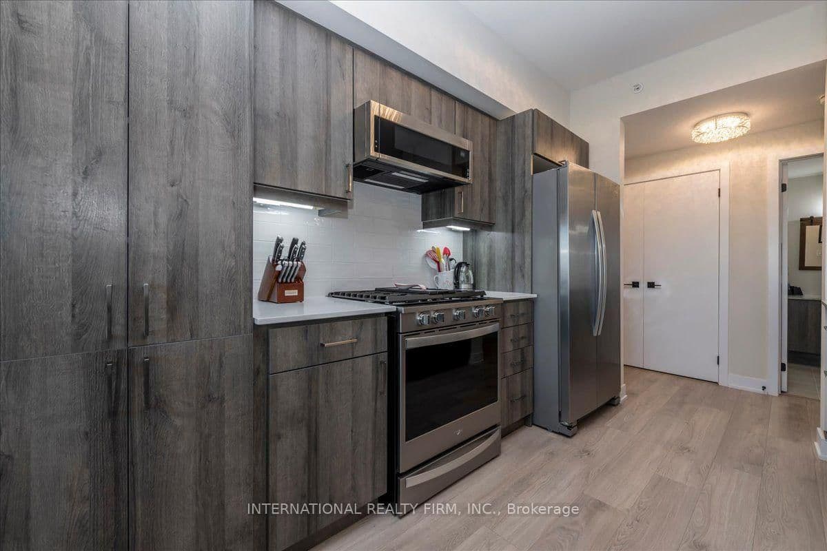 8 Culinary Lane, Unit 301 thumbnail 13